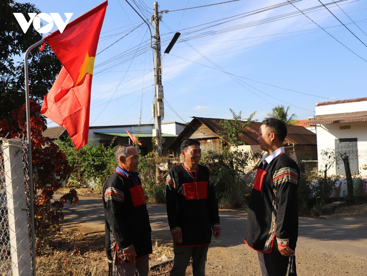 Dong bao dan toc thieu so o tay nguyen gui gam ky vong vao Dai hoi xiv cua Dang hinh anh 3