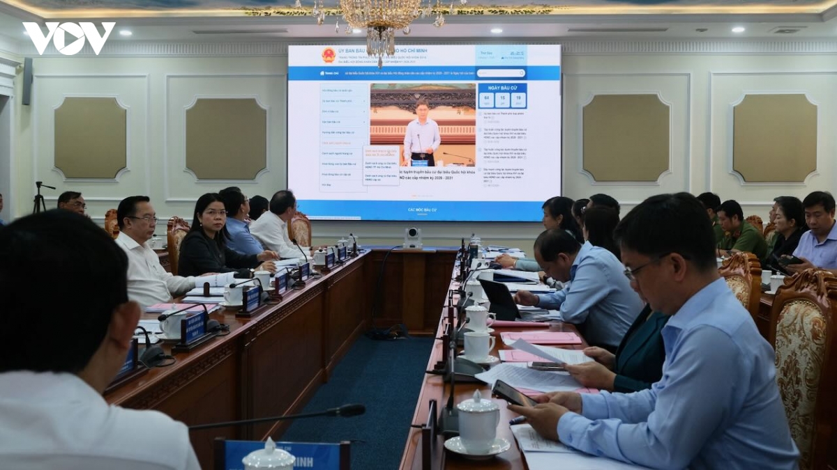 ra mat trang tin bau cu, len phuong an bo phieu som tai 4 khu vuc o tp.hcm hinh anh 2