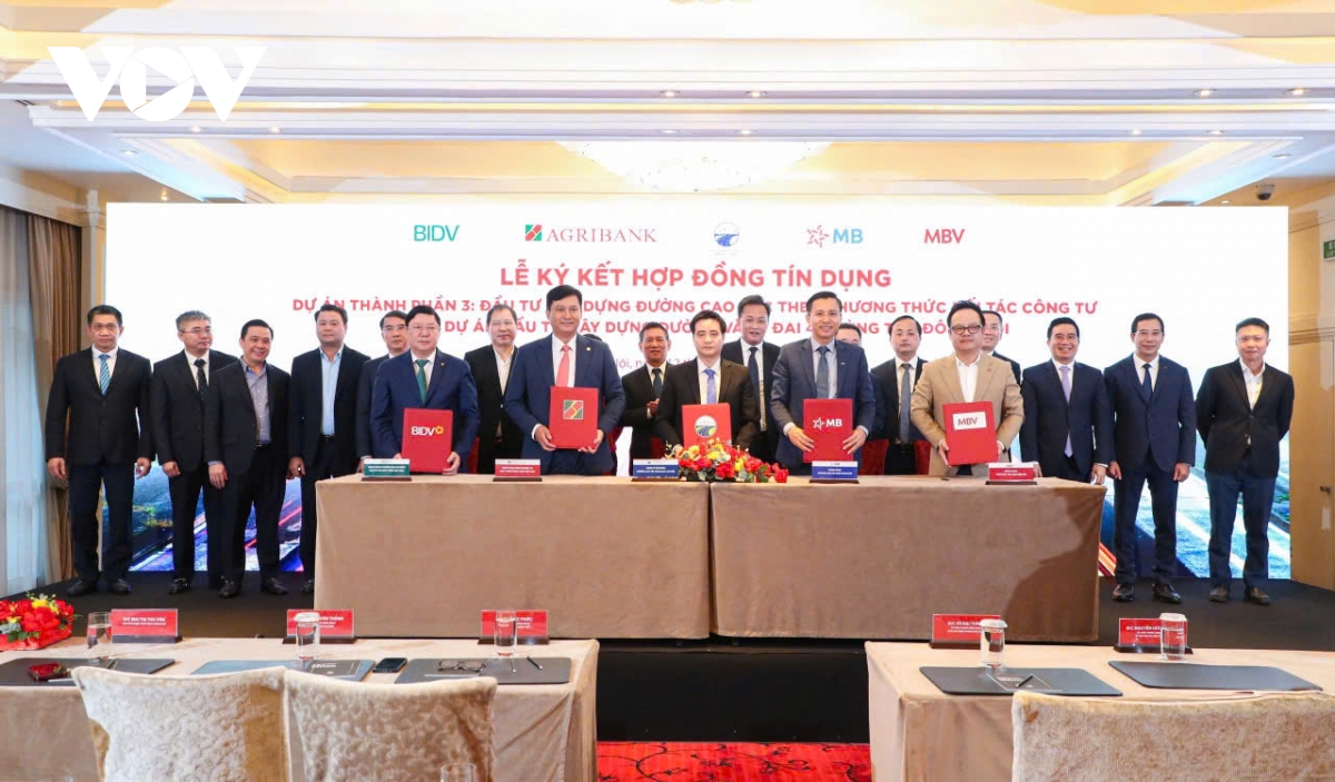 ky hop dong tin dung hon 25.400 ty dong cho du an vanh dai 4 vung thu do ha noi hinh anh 3