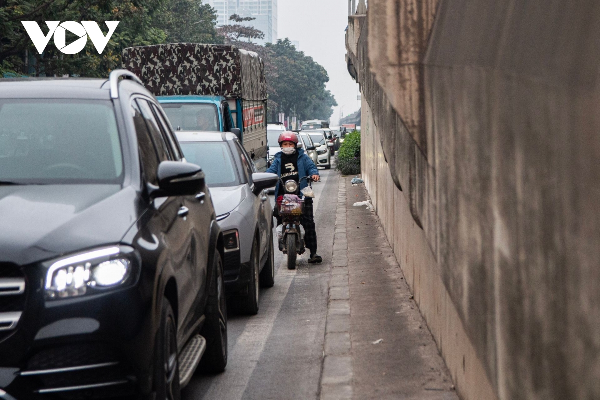 luu luong giao thong ha noi tang sau ky nghi tet, hang loat tuyen duong un tac hinh anh 6