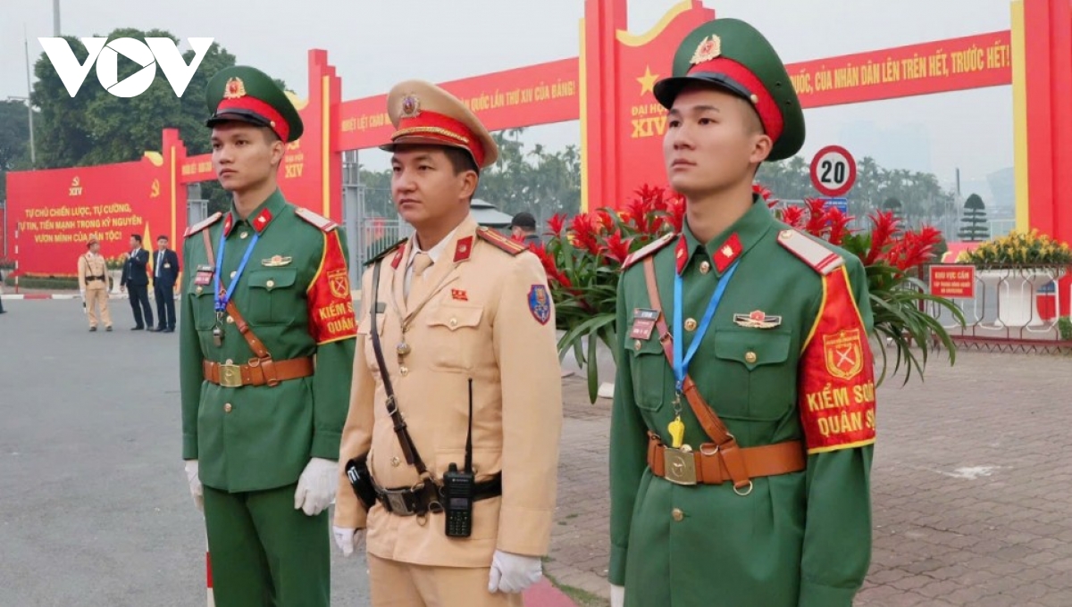 hanoi police conduct motorcade escort drill ahead of 14th national party congress picture 8