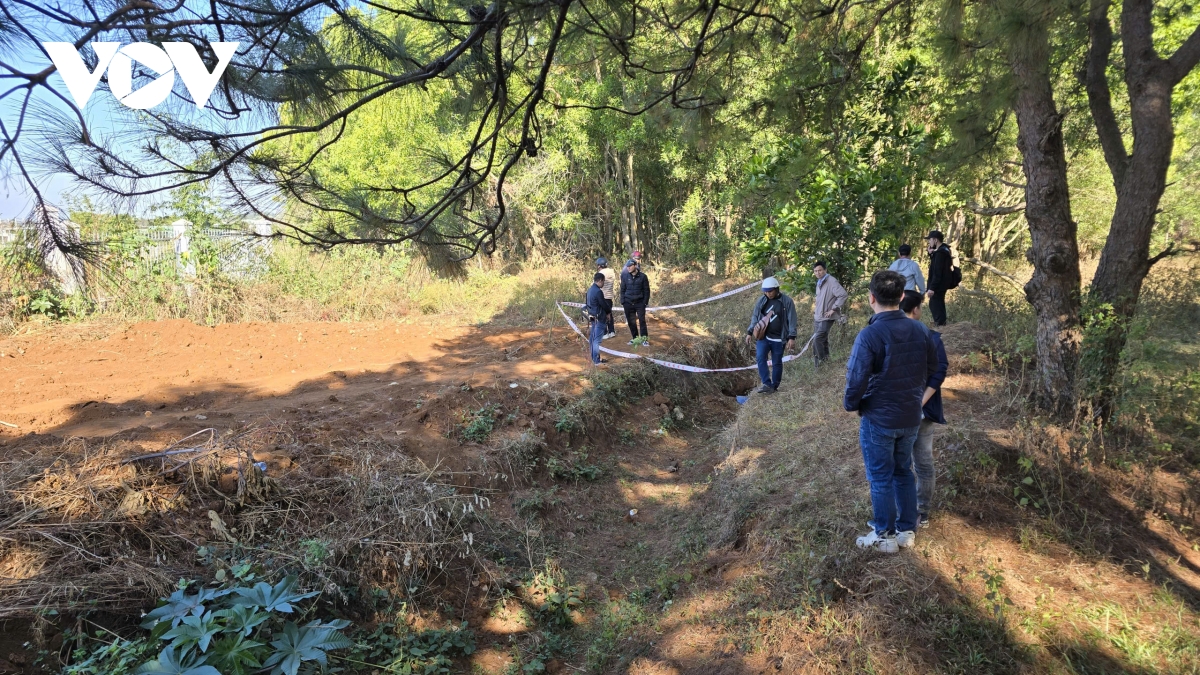 hien truong chon giau xe may dung gay an trong vu cuop ngan hang o gia lai hinh anh 1