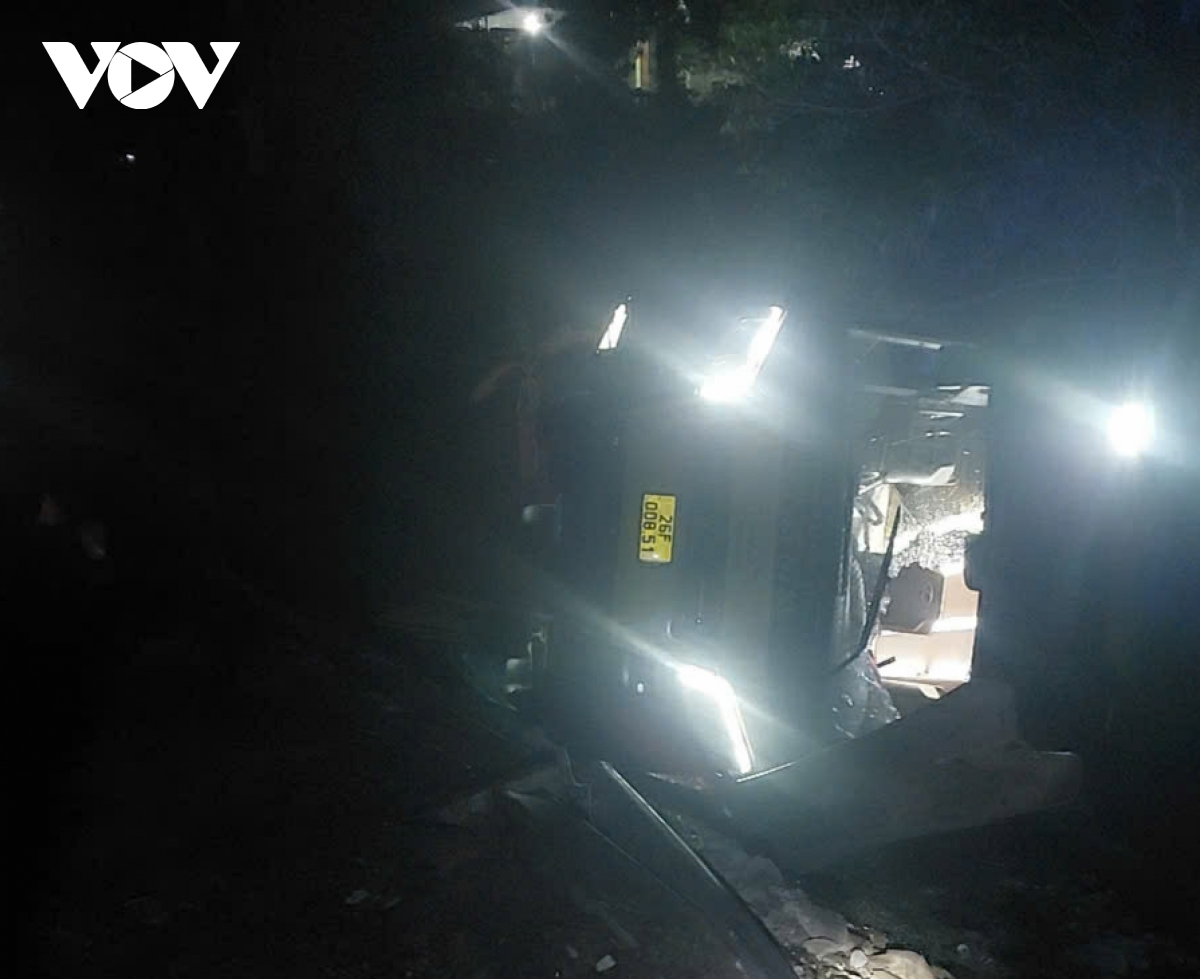 lat xe khach o son la khien 3 nguoi tu vong hinh anh 1