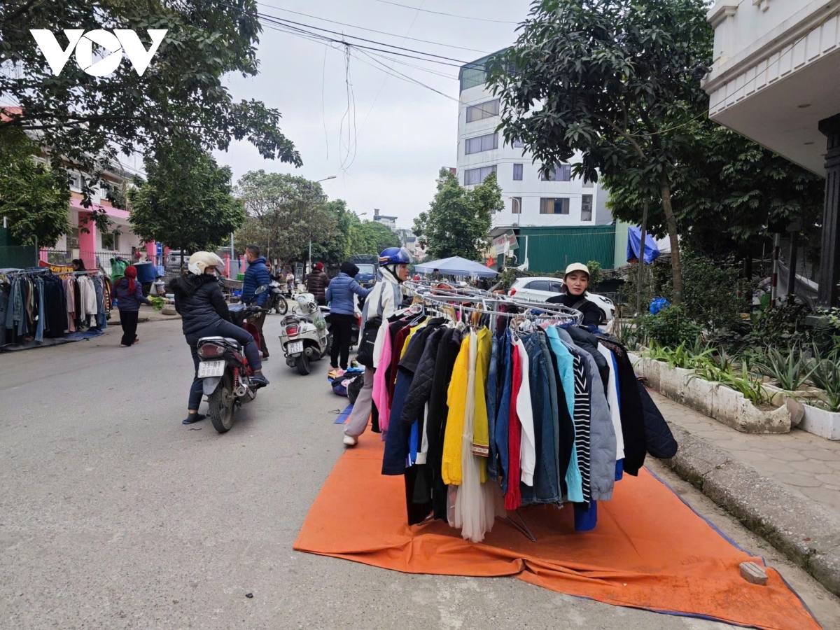 Hà Nội quyết dẹp chợ cóc, trả lại vỉa hè cho người đi bộ