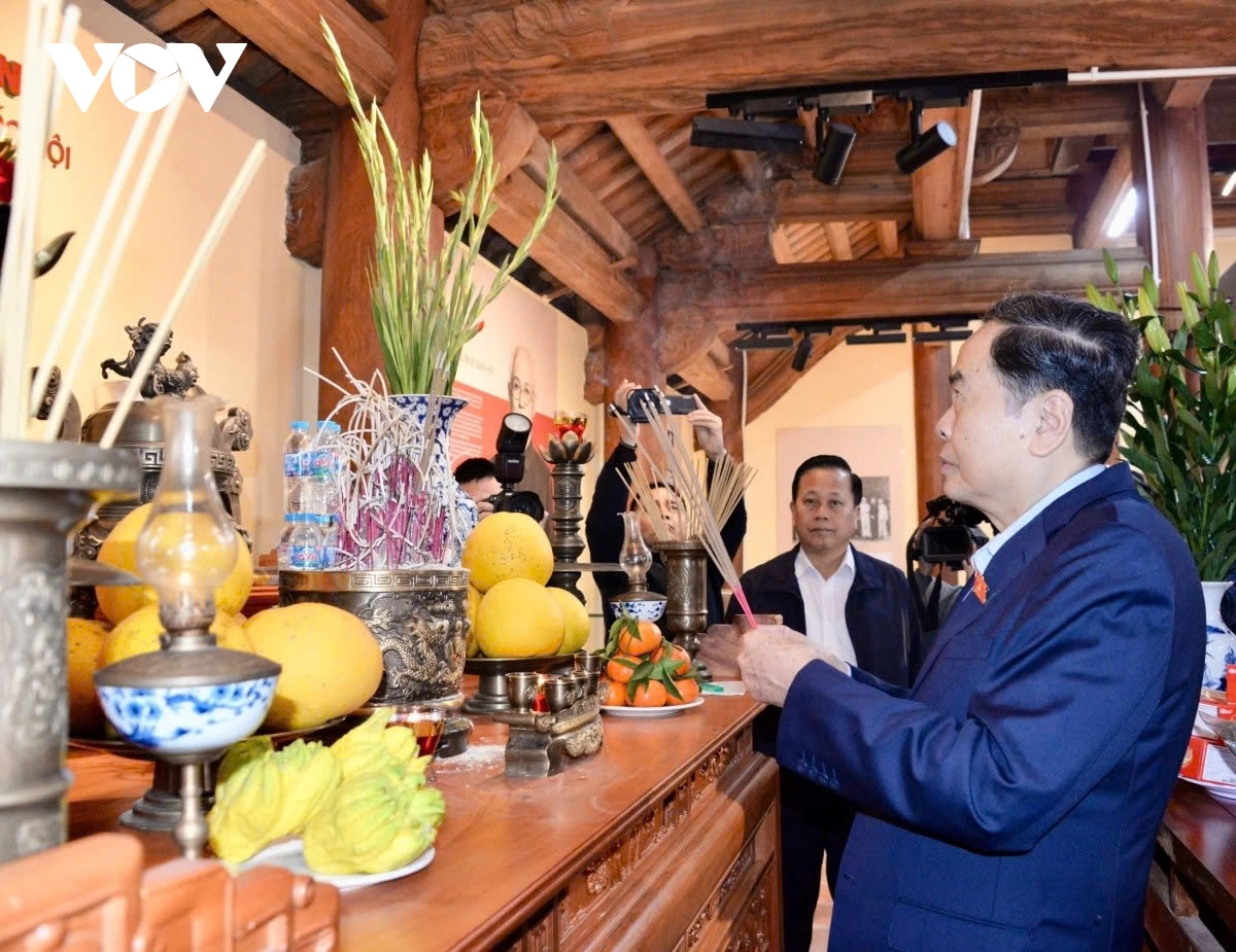 top legislator pays tribute to former party and state leaders picture 1