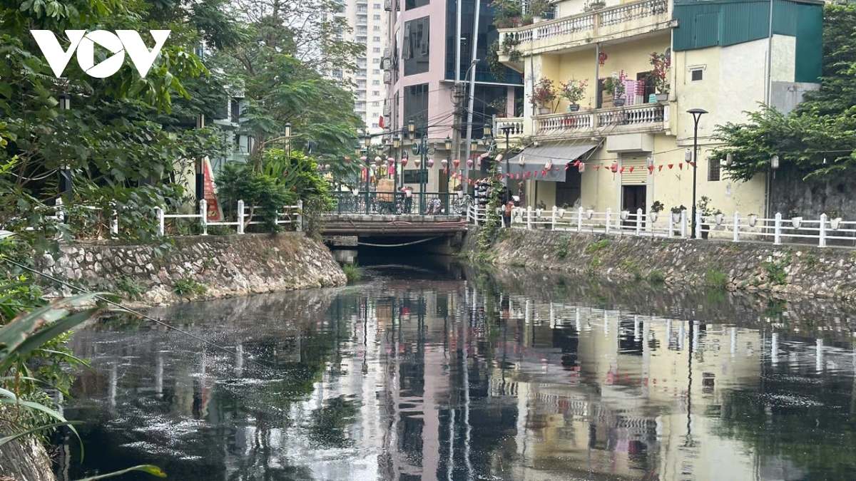 muong nuoc van o nhiem sau khi du an thu gom nuoc thai ho truc bach hoan thanh hinh anh 6