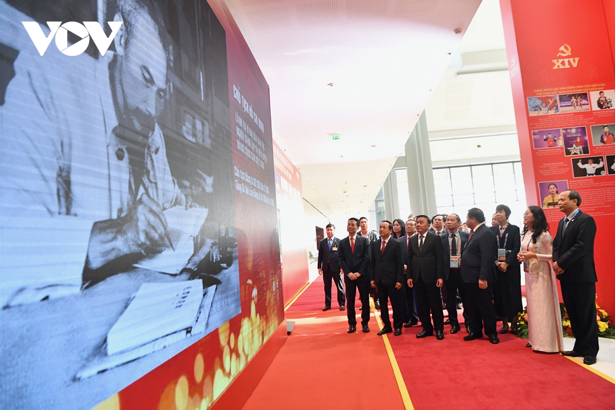 Những tư liệu, hiện vật quý được trưng bày chào mừng Đại hội XIV của Đảng