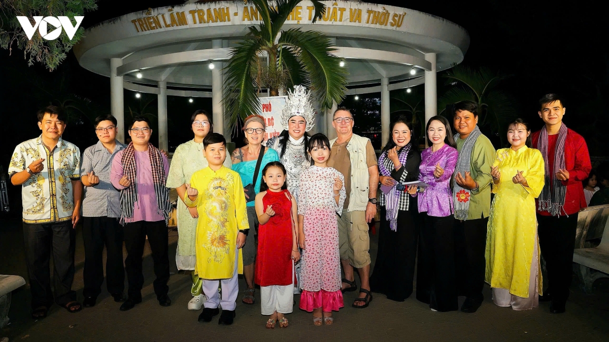 van hoa ve dem tai sinh ngoan muc tai pho di bo ninh kieu hinh anh 5