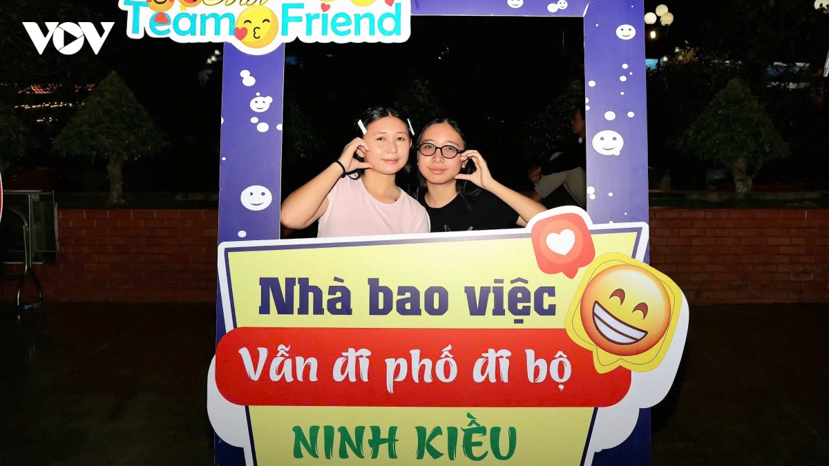 van hoa ve dem tai sinh ngoan muc tai pho di bo ninh kieu hinh anh 3