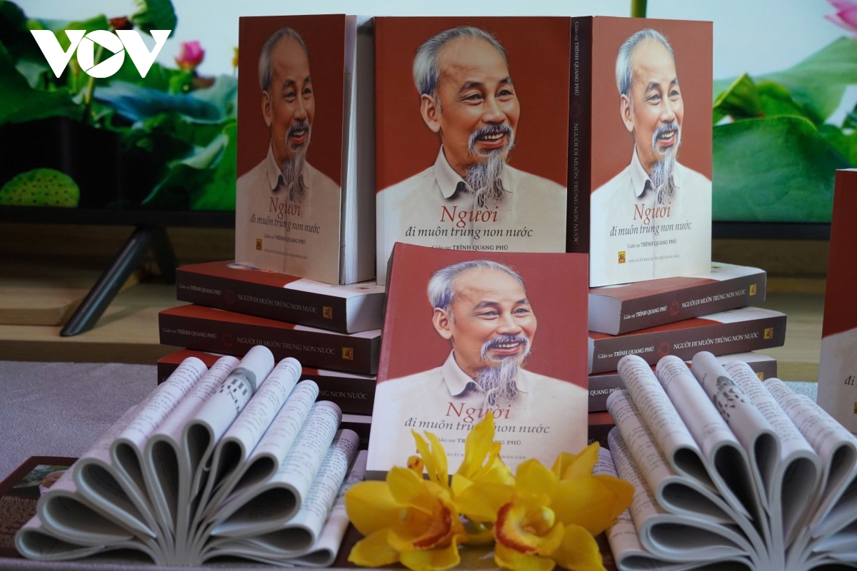 cuon sach ve hanh trinh truoc khi bac ho ra di tim duong cuu nuoc hinh anh 1