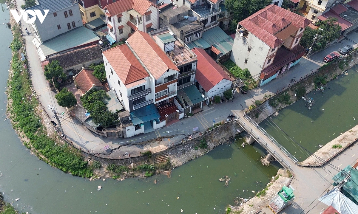 sat lo nghiem trong bo huu song pheo de doa an toan khu dan cu hinh anh 1