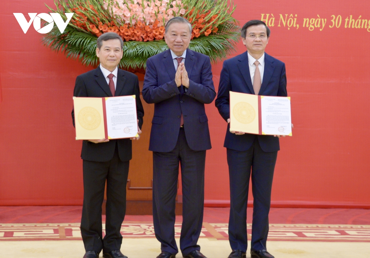 Tổng Bí thư trao quyết định bổ nhiệm Trưởng Ban Nội chính TƯ và Giám đốc Học viện CTQG Hồ Chí Minh