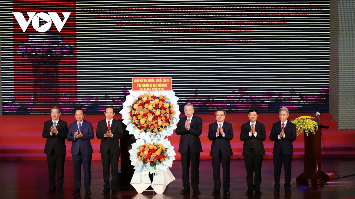 tp.hcm lan dau tien cong bo 12 dau an noi bat nam 2025 hinh anh 2