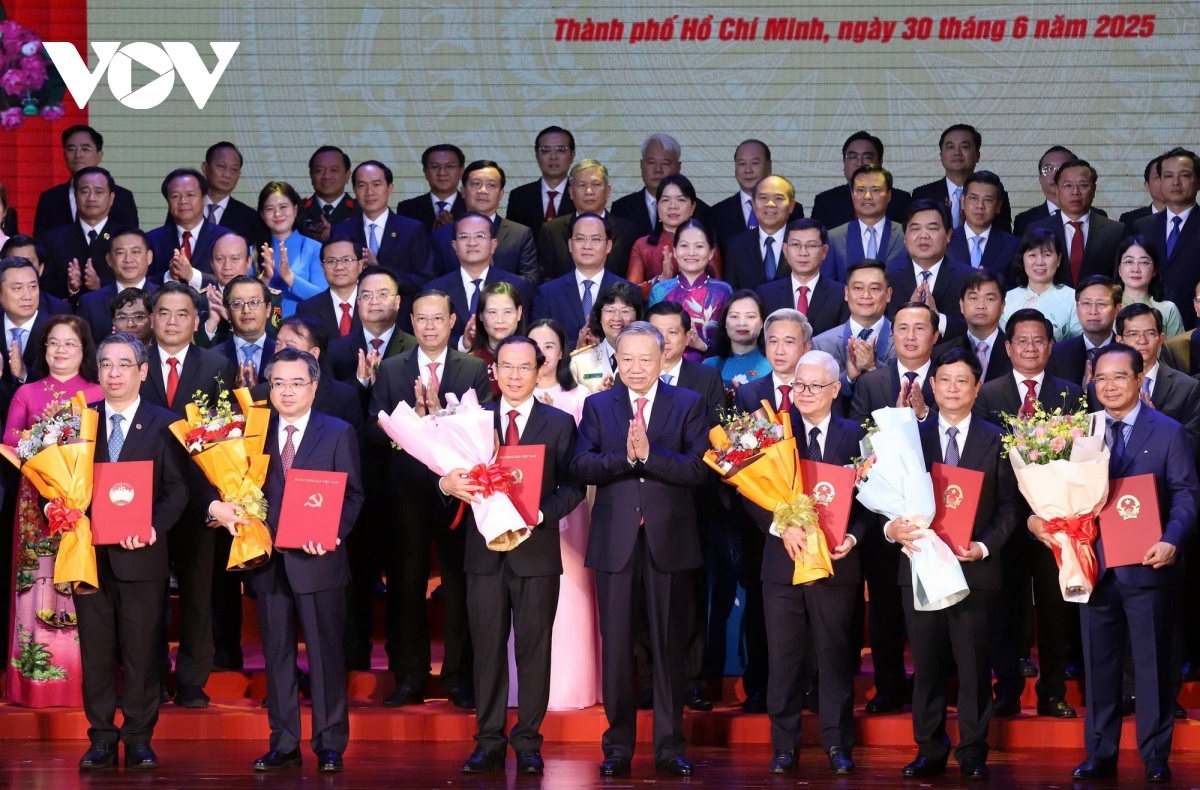 tp.hcm lan dau tien cong bo 12 dau an noi bat nam 2025 hinh anh 1