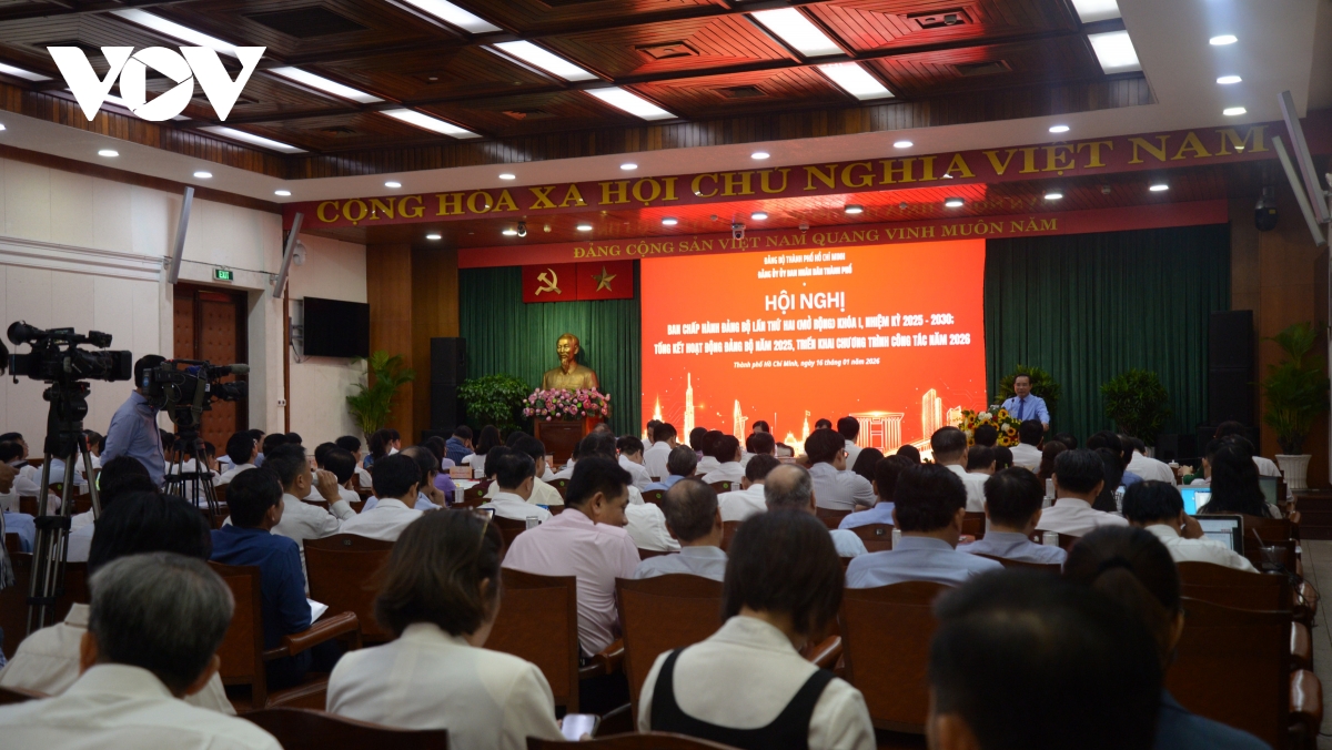 tp.hcm tim giai phap manh de dam bao tang truong 2 con so nam 2026 hinh anh 2