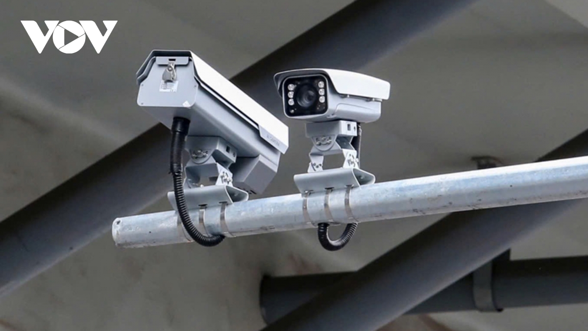 Vượt đèn đỏ, dùng điện thoại: Camera AI ở Hà Nội phát hiện 109 vi phạm