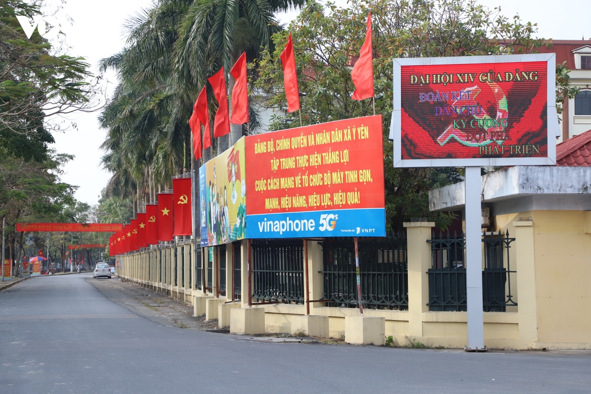 ninh binh ruc ro co hoa chao mung Dai hoi Dang toan quoc lan thu xiv hinh anh 8