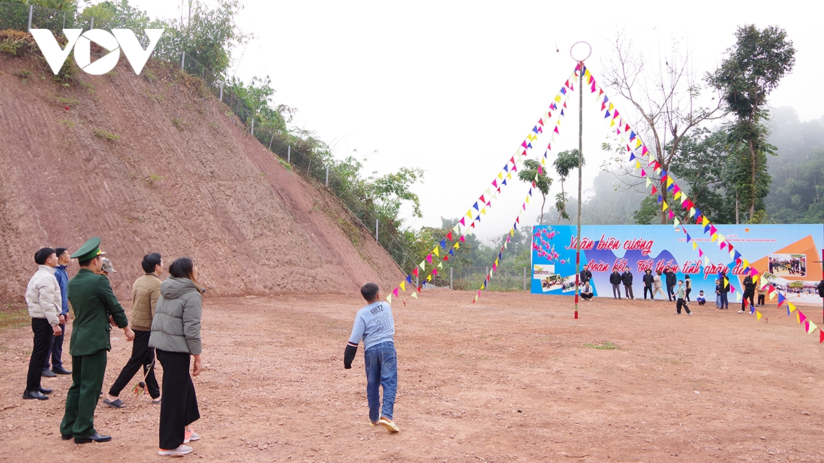 Xuân ấm áp nơi tuyến đầu Tổ quốc