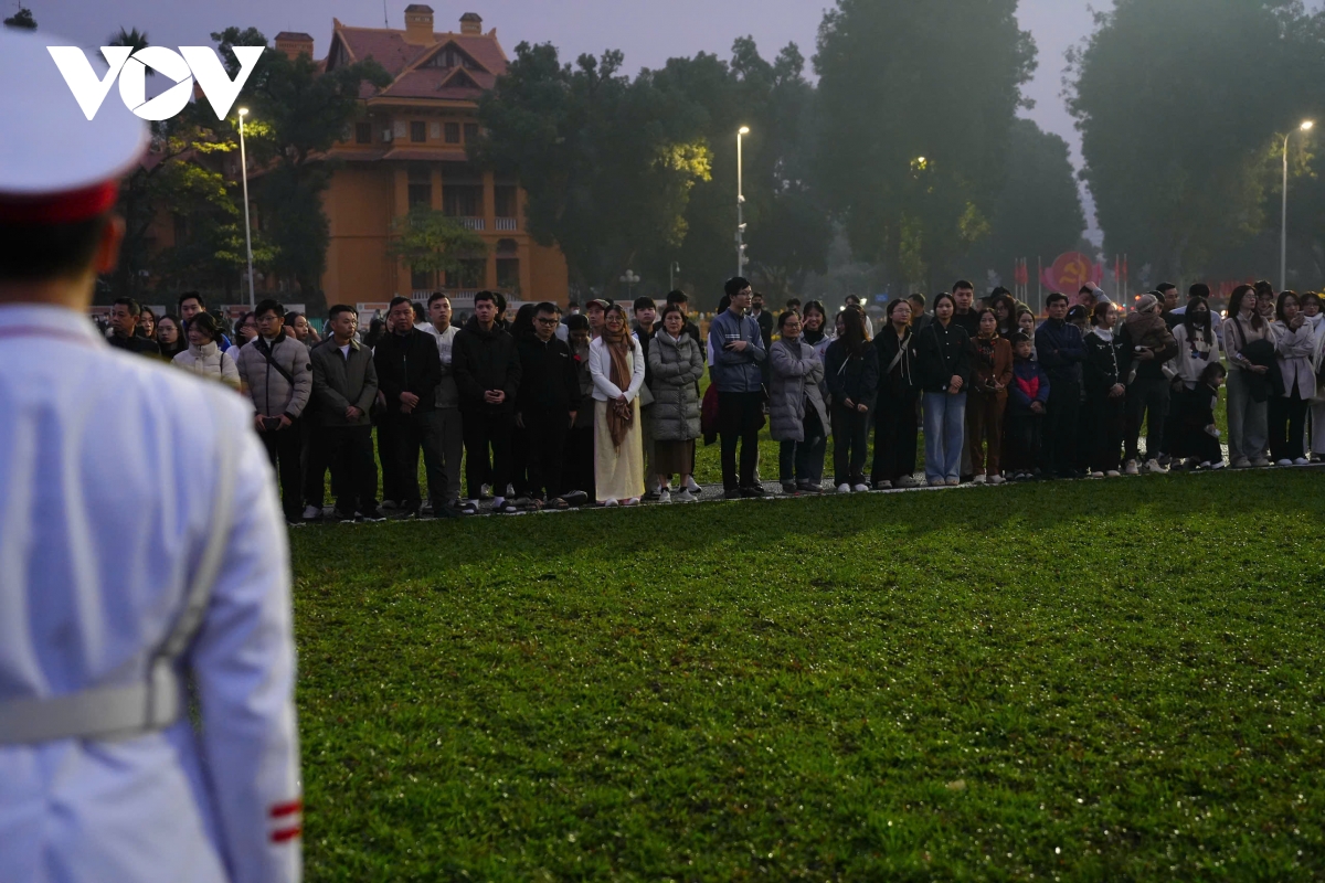 khoanh khac thieng lieng trong le thuong co dau nam moi 2026 hinh anh 2