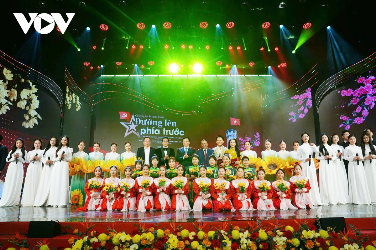 “Đường lên phía trước” lan tỏa niềm tin và khát vọng phát triển đất nước