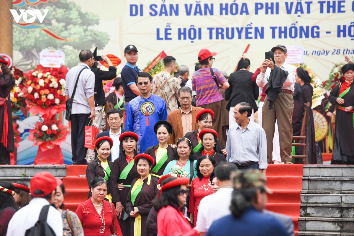 hoi lim o bac ninh don nhan danh hieu di san van hoa phi vat the quoc gia hinh anh 4