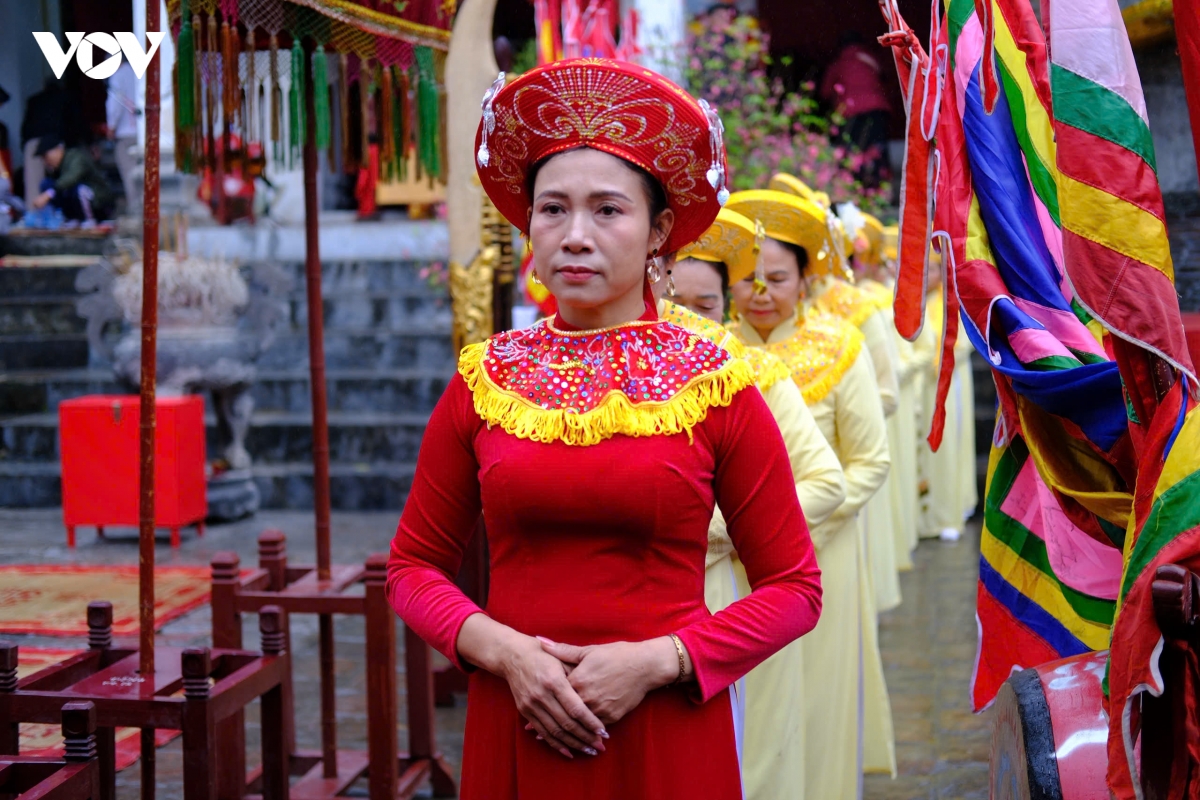 Dong dao nguoi dan doi mua du le khai hoi co loa dau nam hinh anh 14