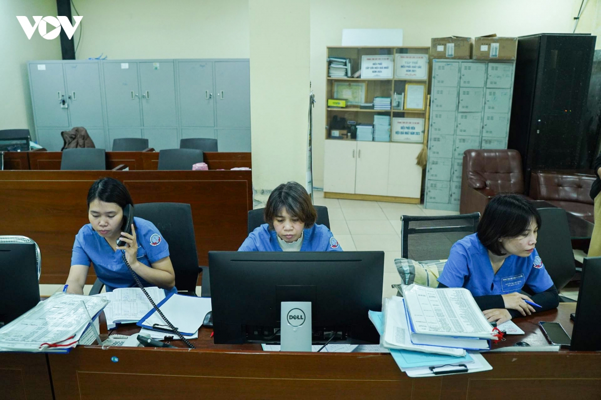 nhung chuyen xe cap cuu 115 xuyen dem cung cac y, bac si khong ngay nghi tet hinh anh 2