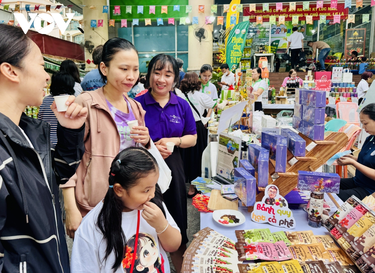 doanh nghiep khoi nghiep xanh cung ra bien lon hinh anh 1