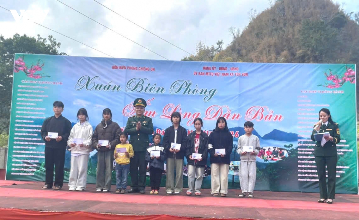  xuan bien phong am long dan ban tai xa bien gioi yen son, son la hinh anh 10
