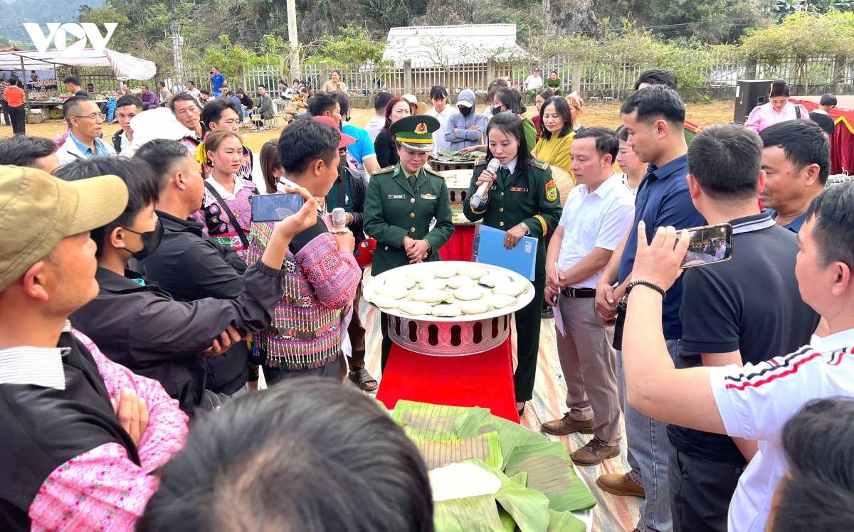  xuan bien phong am long dan ban tai xa bien gioi yen son, son la hinh anh 13