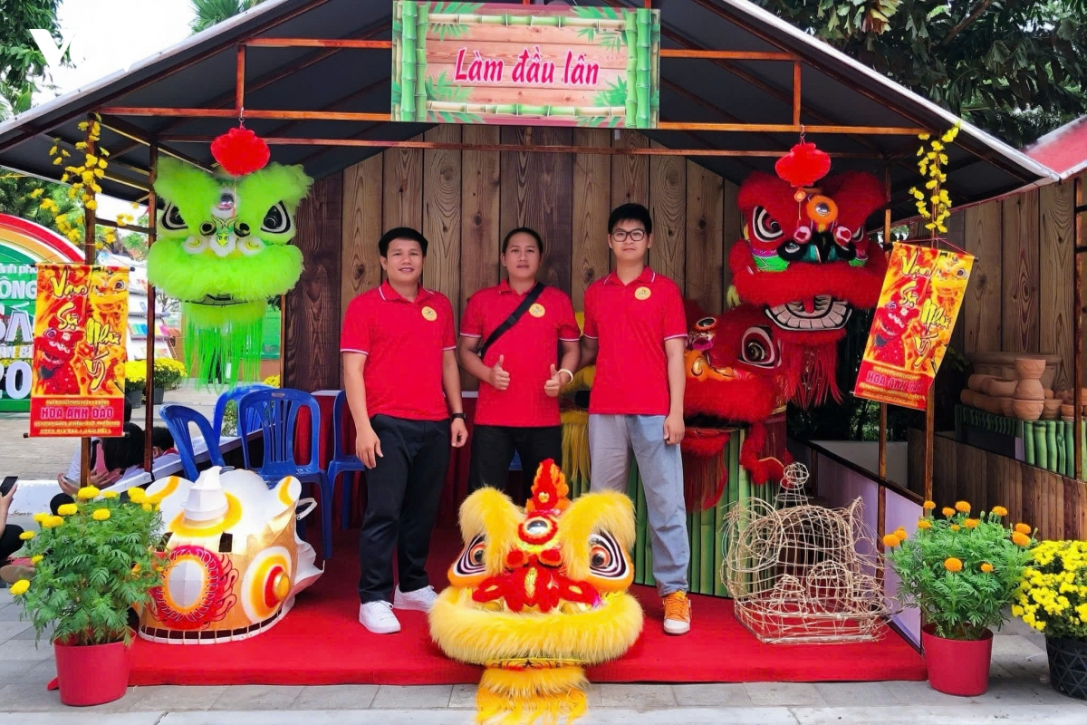 nhung doi tay vang trong lang che tac dau lan o can tho hinh anh 17
