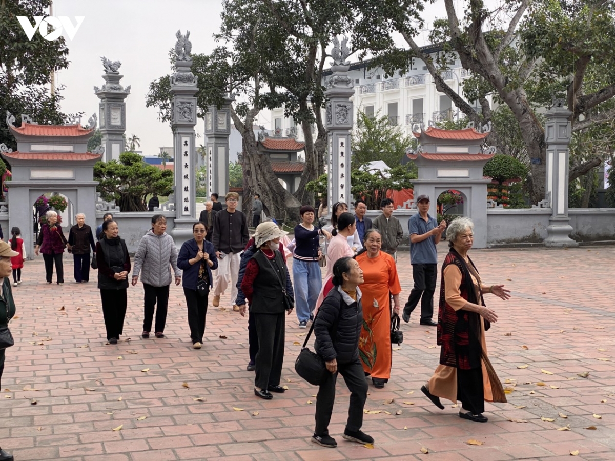 Dau xuan ve tu luong xam tuong nho Duc vuong ngo quyen hinh anh 2