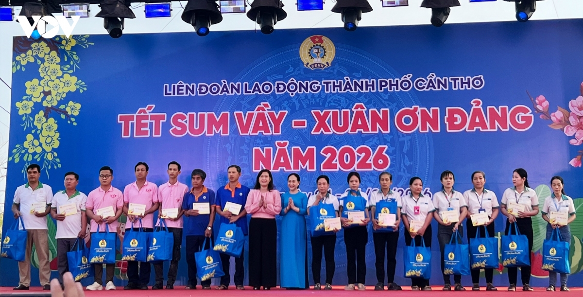 cho tet cong doan can tho tao mua tet vui cho nguoi lao dong hinh anh 1