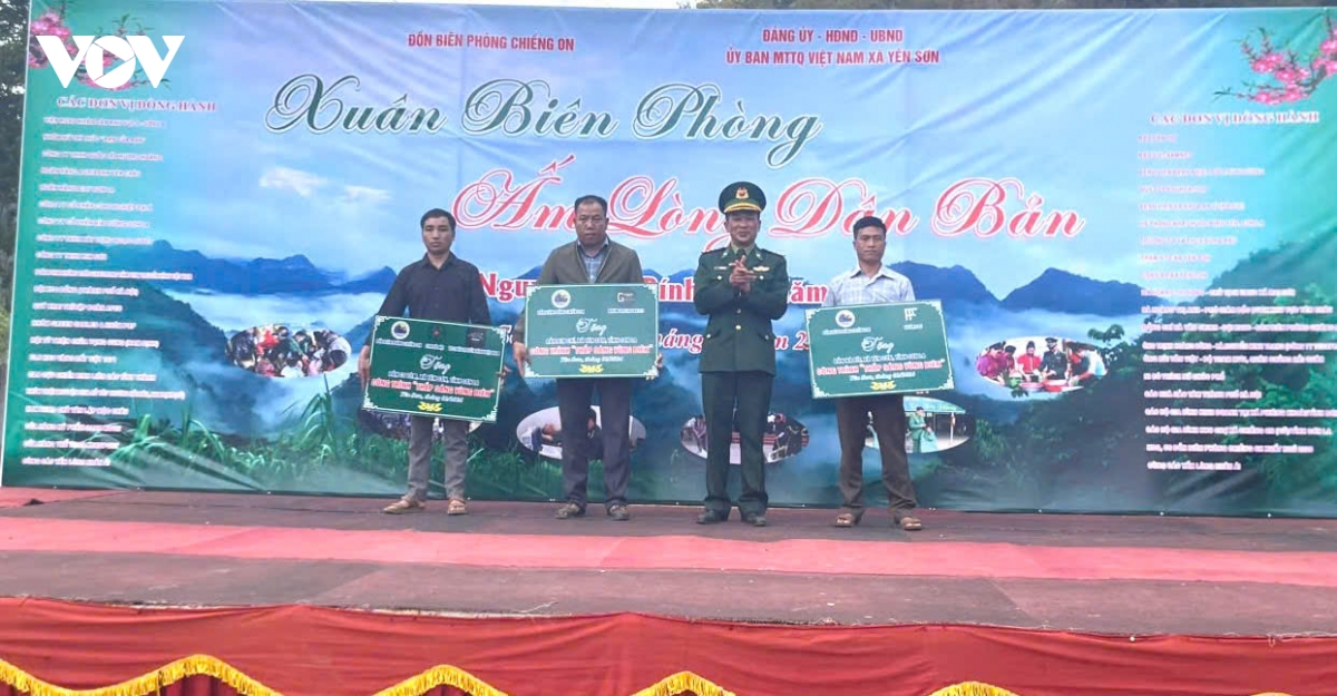  xuan bien phong am long dan ban tai xa bien gioi yen son, son la hinh anh 2