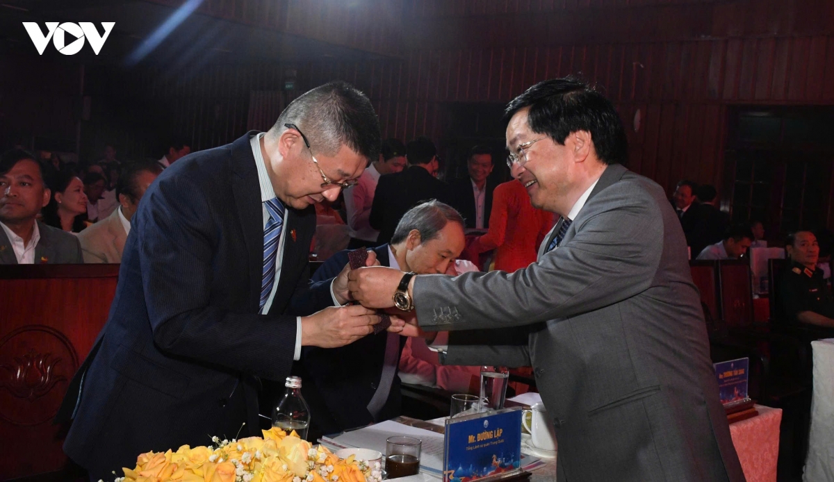 tay ninh cung co niem tin, but pha nam dau van hanh tinh moi hinh anh 3