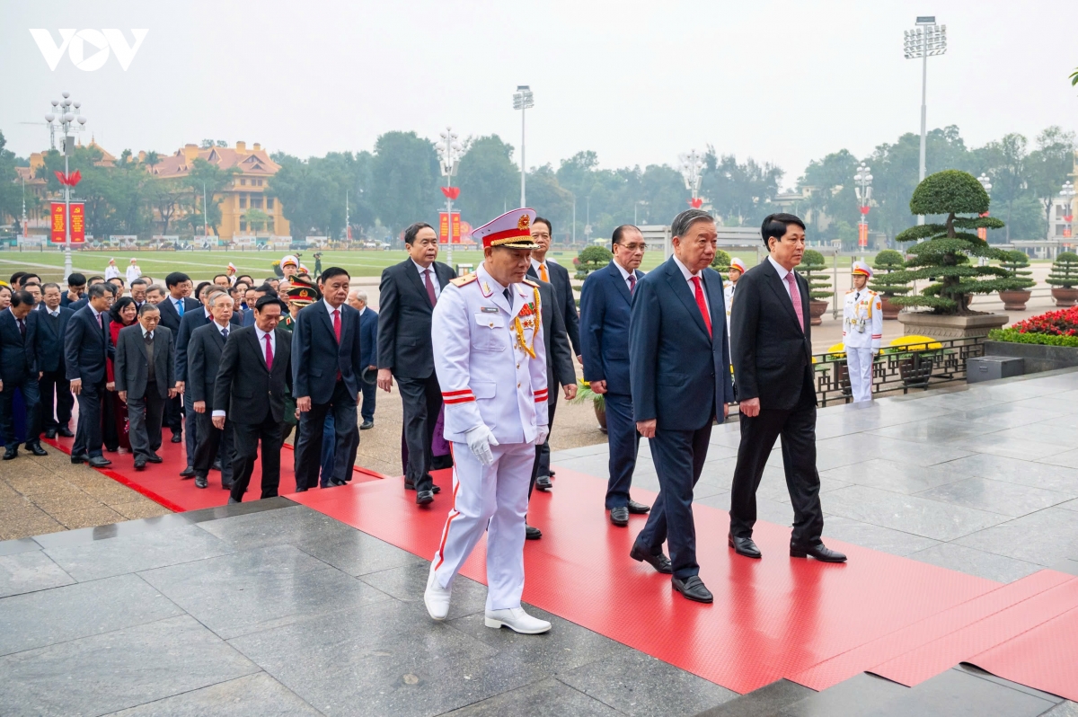 lanh dao Dang, nha nuoc vao lang vieng chu tich ho chi minh hinh anh 3