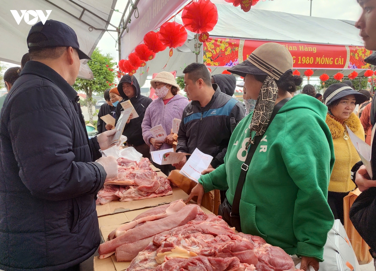 Am ap cho tet 0 dong bien gioi mong cai quang ninh hinh anh 5