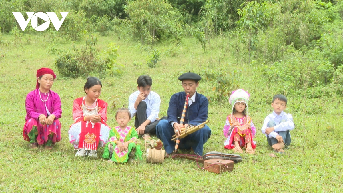 Tiếng khèn Mông trên đỉnh Phiêng Đén