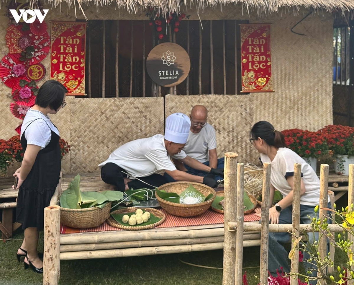 du lich bien Dak lak hut khach dip dau xuan binh ngo hinh anh 4