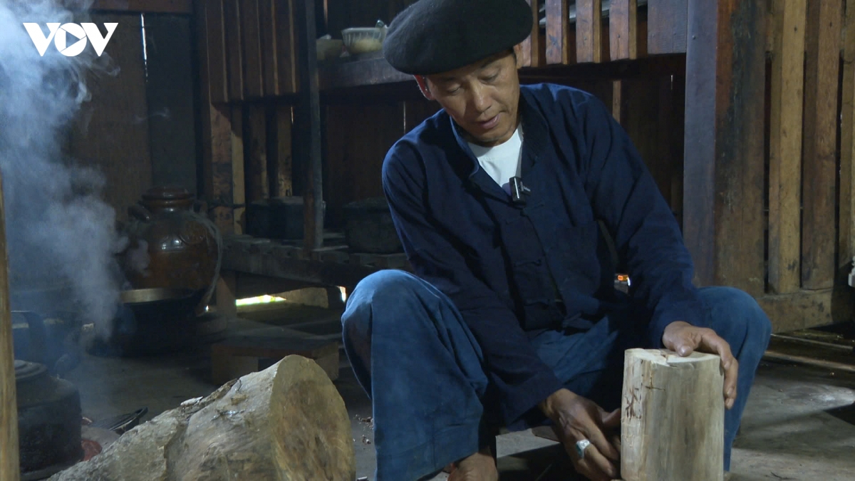 tieng khen mong tren dinh phieng Den hinh anh 2