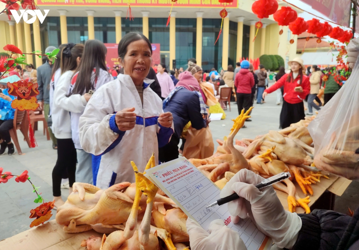 Am ap cho tet 0 dong bien gioi mong cai quang ninh hinh anh 4