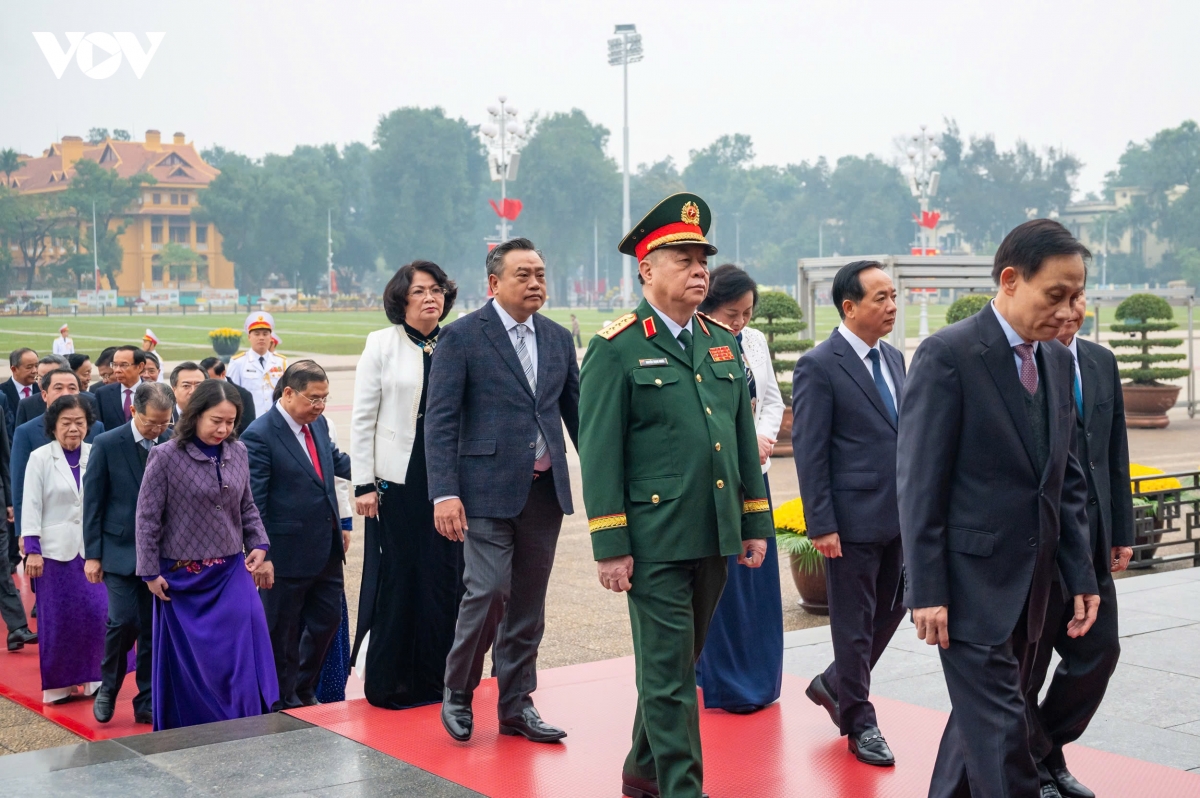 lanh dao Dang, nha nuoc vao lang vieng chu tich ho chi minh hinh anh 5