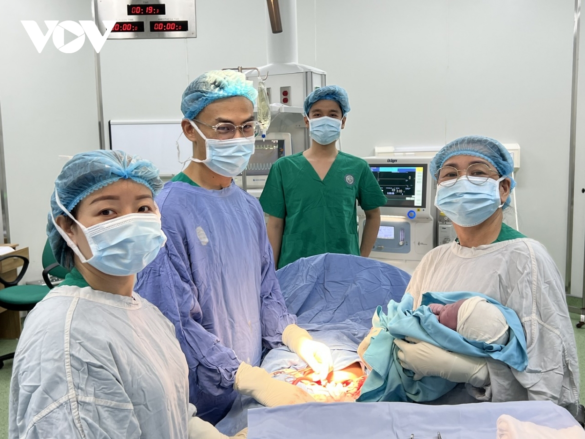 Đà Nẵng chào đón công dân nhí đầu tiên của năm mới Bính Ngọ 2026