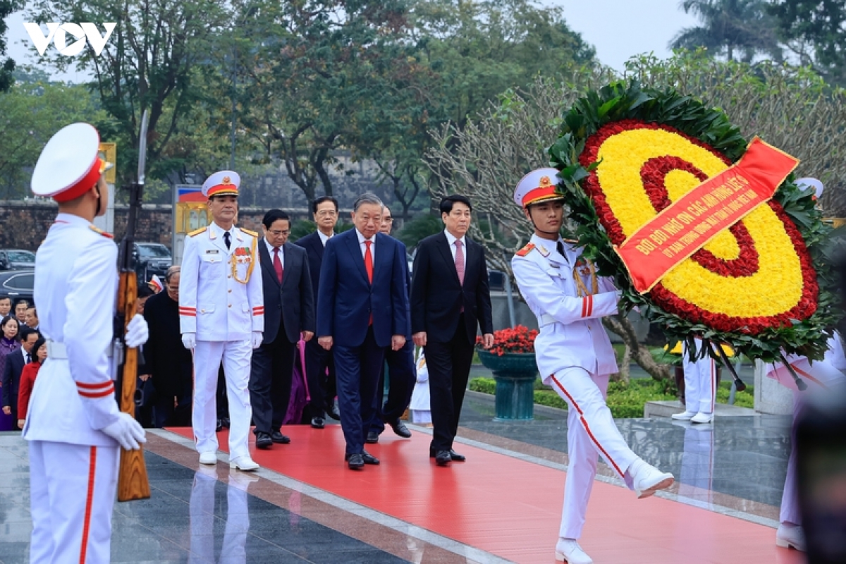 lanh dao Dang, nha nuoc vao lang vieng chu tich ho chi minh hinh anh 6