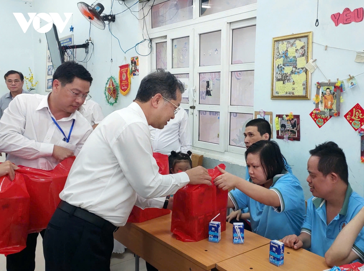 Chánh án TAND dân Tối cao Nguyễn Văn Quảng chúc Tết tại Đà Nẵng