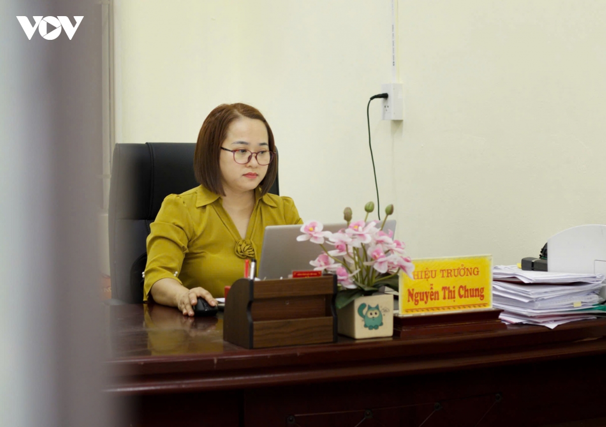 Dau xuan theo chan can bo y te giu suc khoe hoc duong tren vung cao hinh anh 5