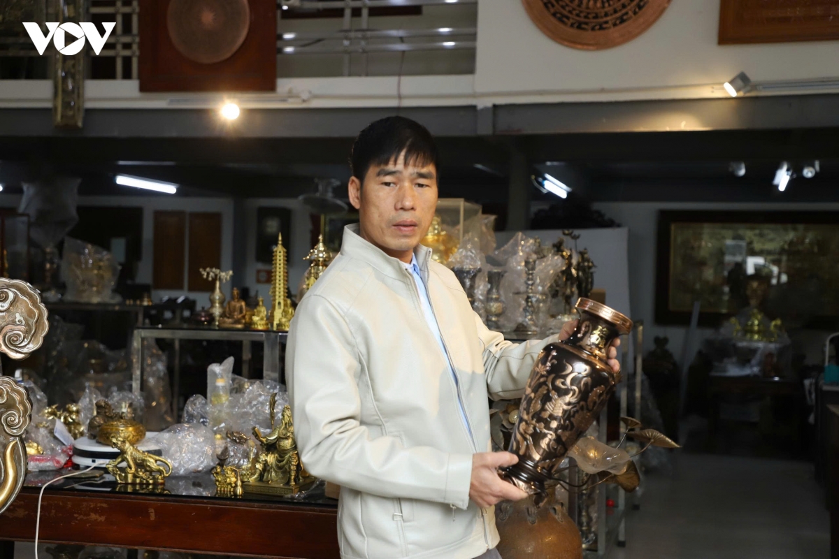 lang nghe duc dong Y yen tu lo duc thu cong den chuoi gia tri hang hoa hinh anh 13
