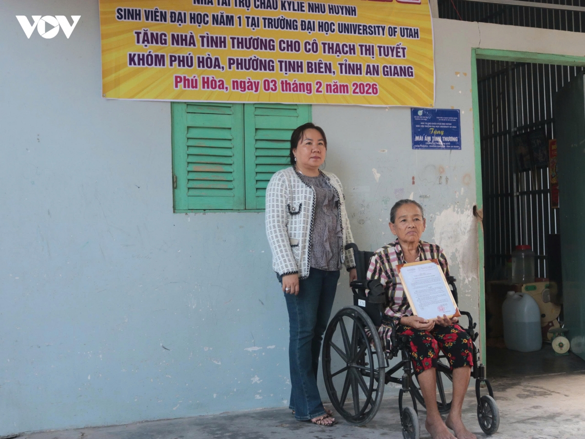 an giang ra mat mo hinh gian hang 0 dong va trao nha tinh thuong hinh anh 1