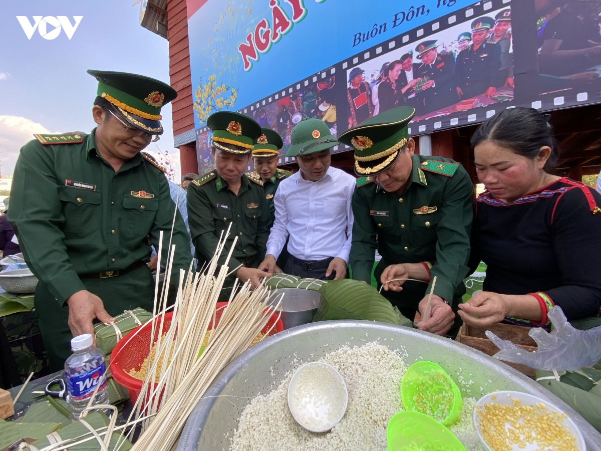  xuan bien phong am long dan ban lan toa nghia tinh noi bien cuong Dak lak hinh anh 5