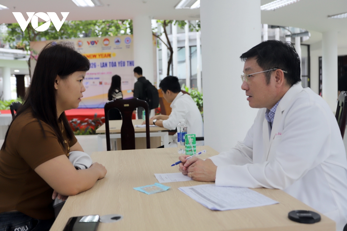 Am ap chuong trinh trao qua tet binh ngo 2026-gan ket Da nang, lan toa yeu thuong hinh anh 23